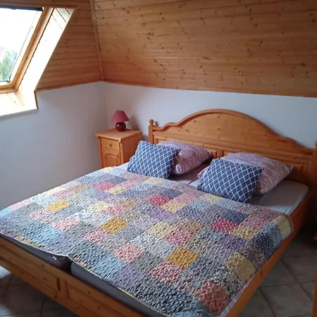 Πανσιόν Balaton White House *