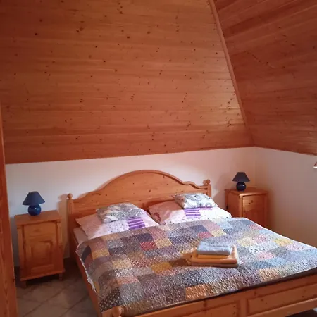 Πανσιόν Balaton White House *