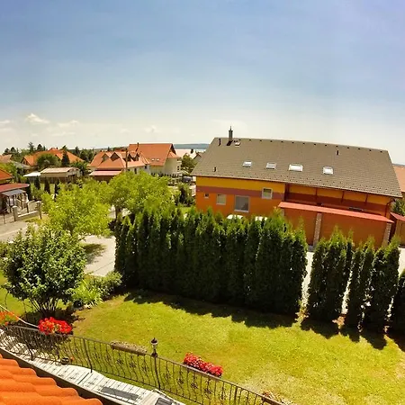 Гостевой дом Balaton White House Вонярцвашхедь