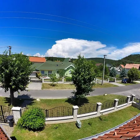 Balaton White House ゲストハウス