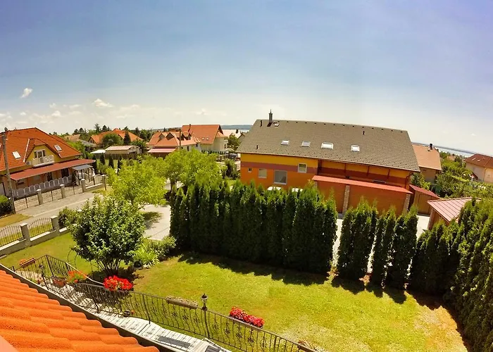 Pensión Balaton White House Vonyarcvashegy